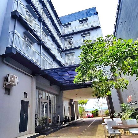 Votel Hotel Charis Tuban Tuban  Экстерьер фото