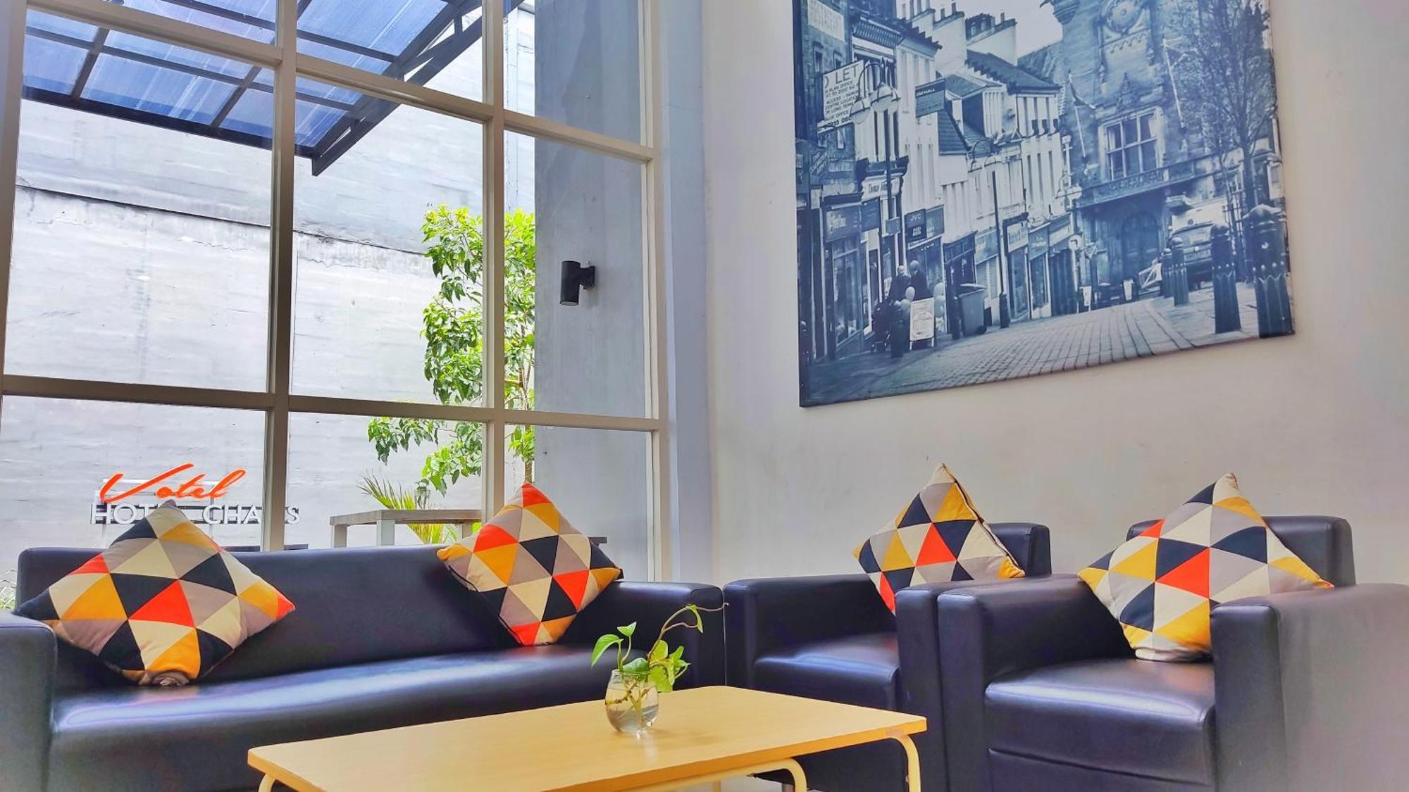 Votel Hotel Charis Tuban Tuban  Экстерьер фото