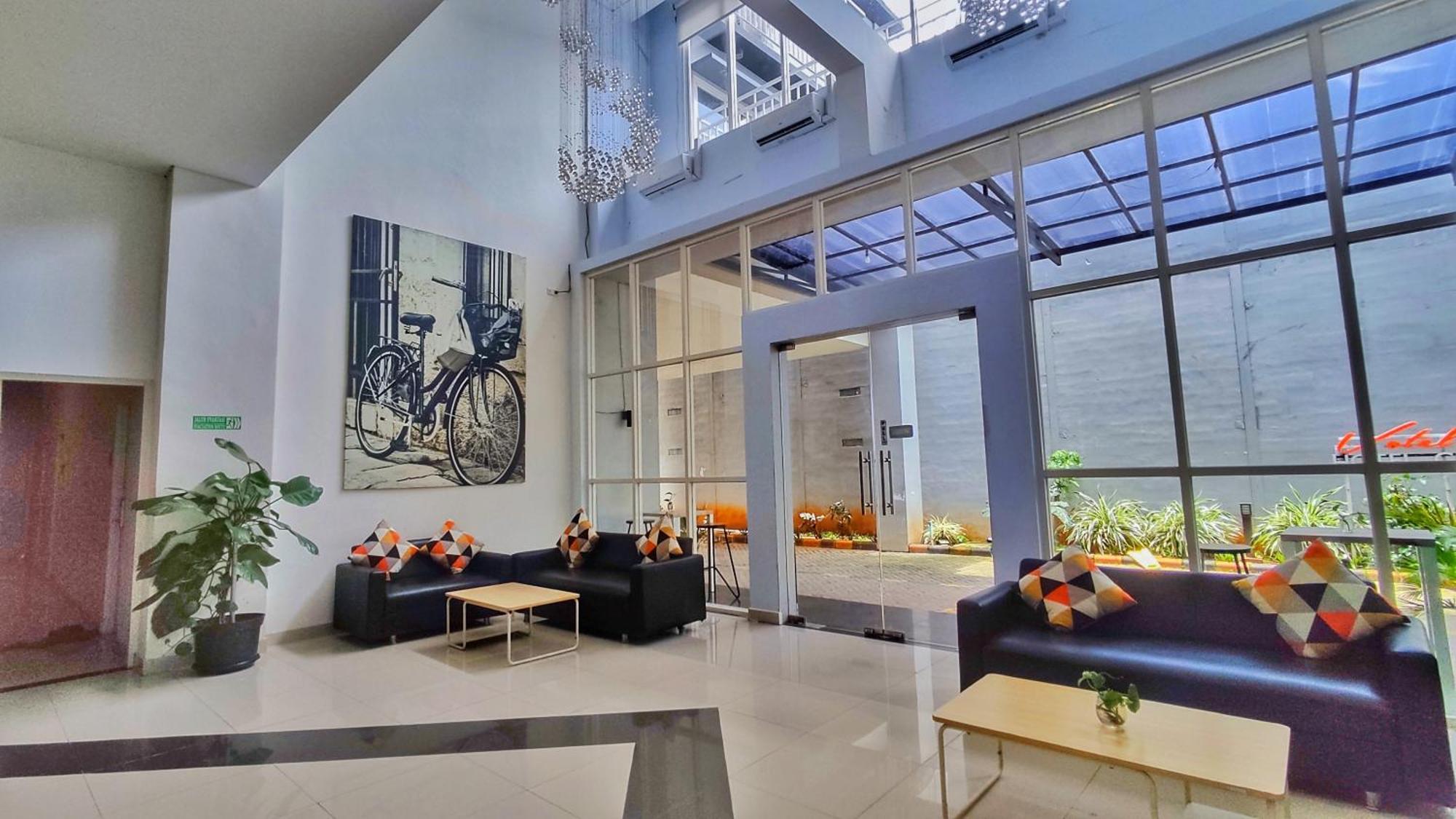 Votel Hotel Charis Tuban Tuban  Экстерьер фото