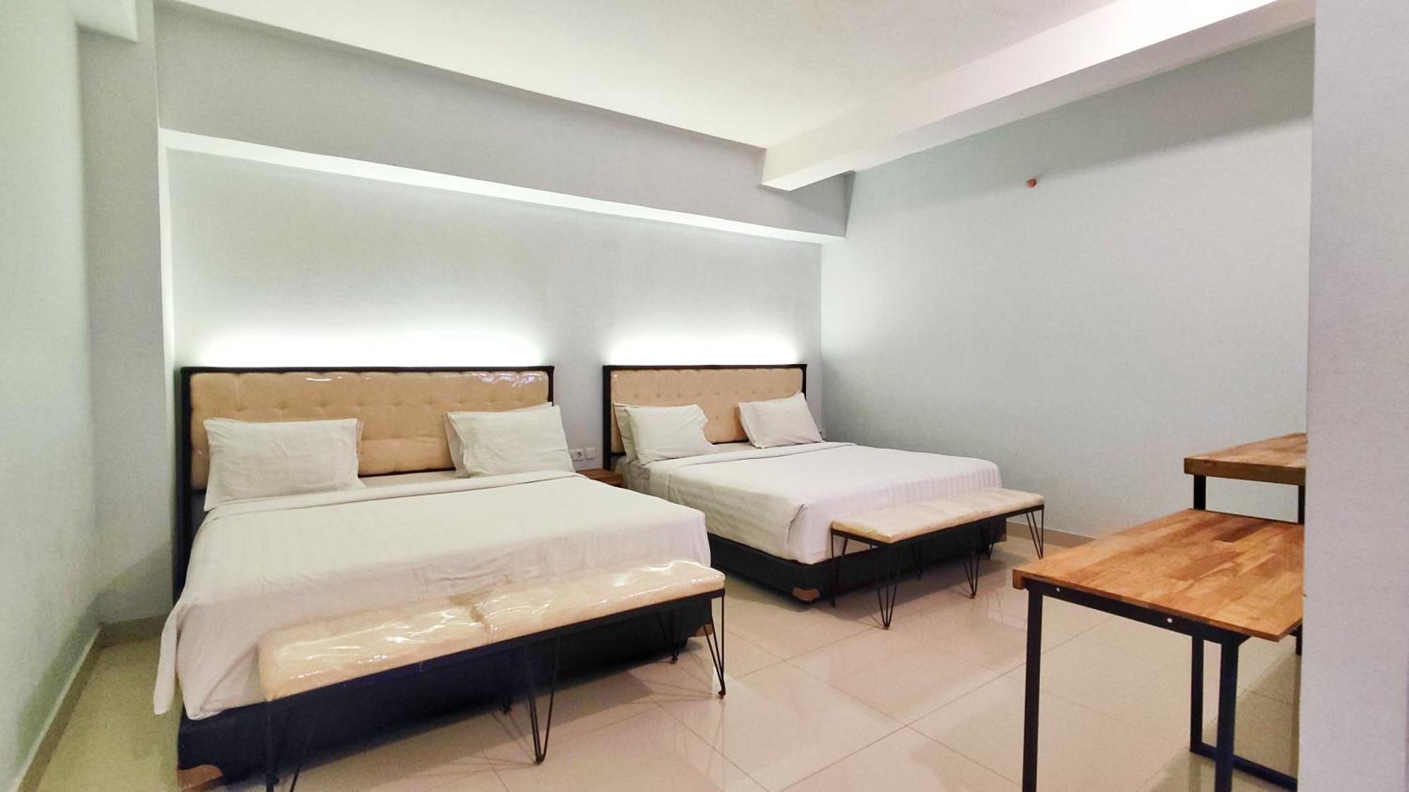 Votel Hotel Charis Tuban Tuban  Экстерьер фото