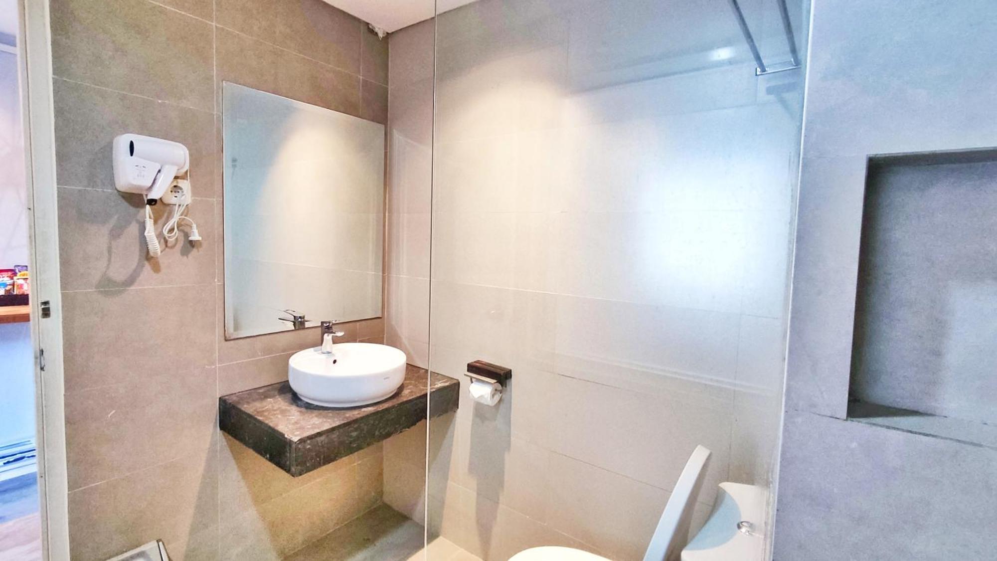 Votel Hotel Charis Tuban Tuban  Экстерьер фото