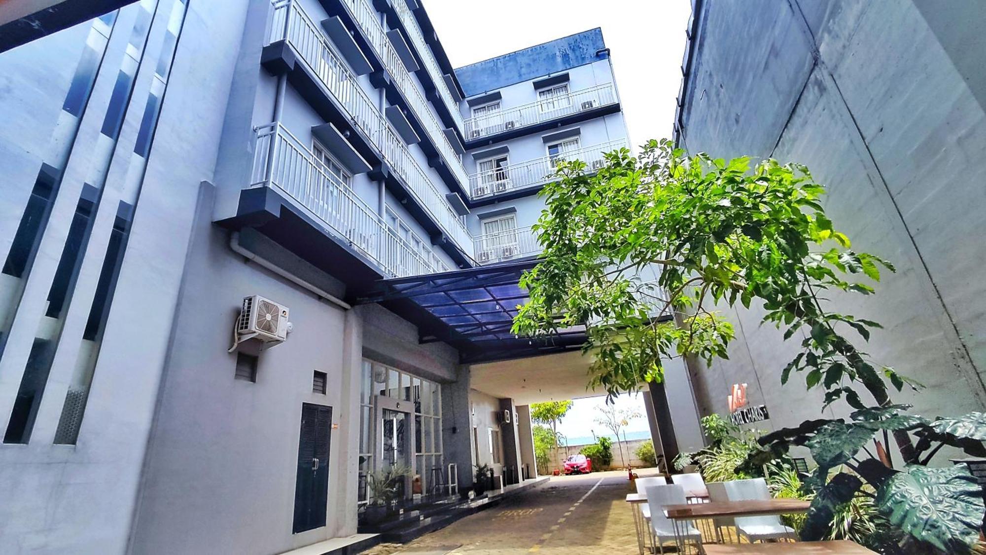 Votel Hotel Charis Tuban Tuban  Экстерьер фото