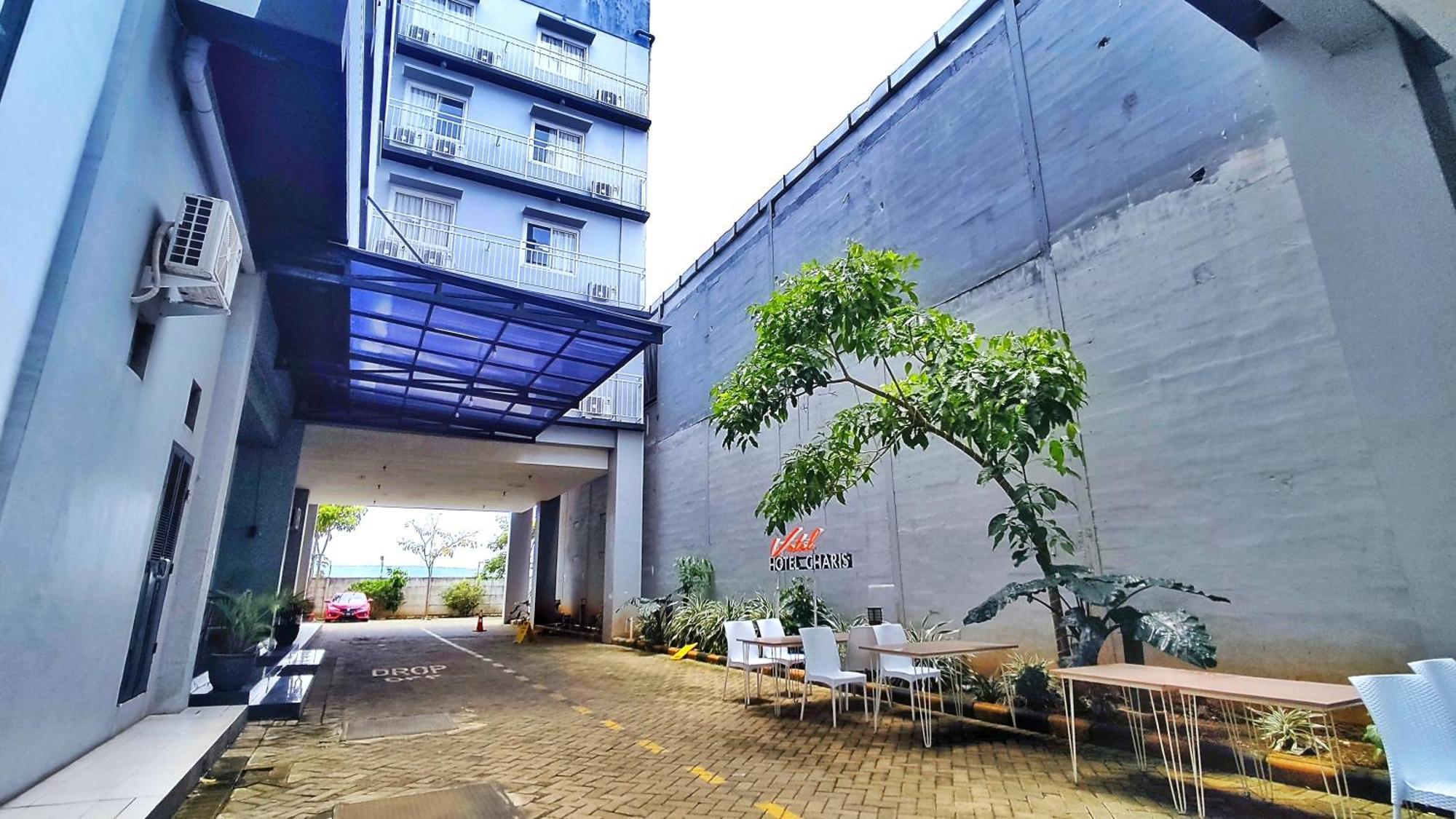 Votel Hotel Charis Tuban Tuban  Экстерьер фото